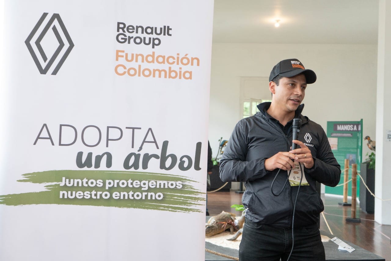 10 AÑOS DE IMPACTO: LA FUNDACIÓN RENAULT TRANSFORMA VIDAS EN COLOMBIA V12MAGAZINE Para celebrar sus 10 años, la Fundación Renault invertirá 1.300 millones y a sus programas, se une la Fundación global del Grupo patrocinando dos proyectos. V12MAGAZINE