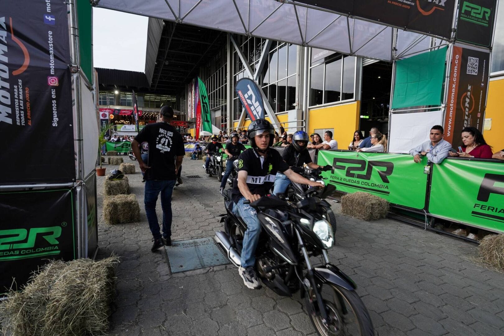 LA ADREANLINA SE APODERA DE LA FERIA DE LAS 2 RUEDAS 2024. AQUÍ ESTÁ TODO LO QUE NECESITA SABER PARA VIVIRLA AL MÁXIMO V12MAGAZINE Prepárate para sentir la adrenalina en la Feria de las 2 Ruedas, la cita anual que reúne a los seguidores en Plaza Mayor - Medellín, del 2 al 5 de mayo. V12MAGAZINE