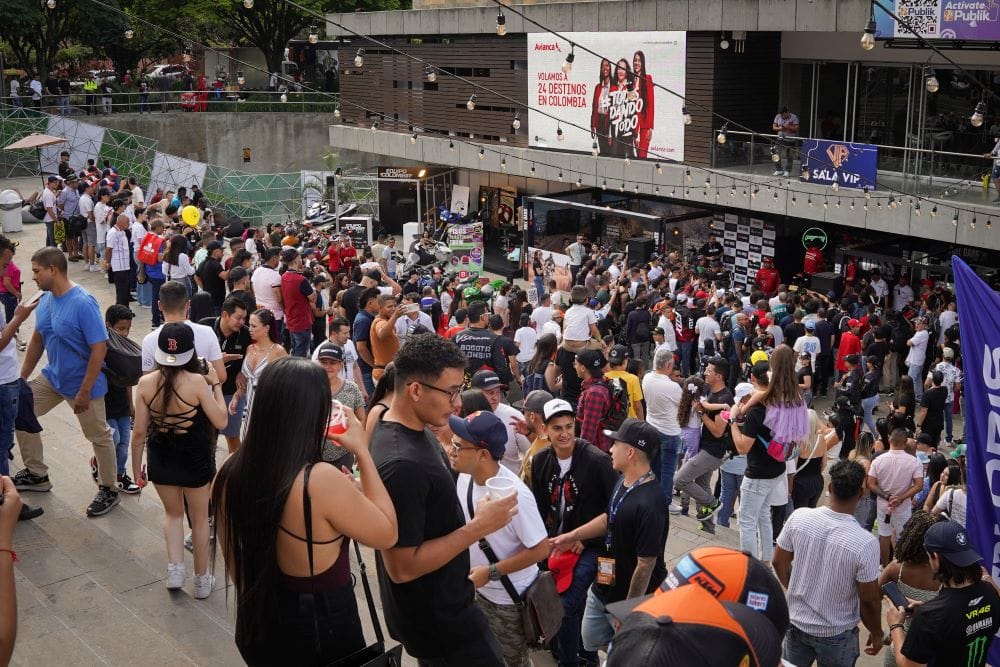 LA ADREANLINA SE APODERA DE LA FERIA DE LAS 2 RUEDAS 2024. AQUÍ ESTÁ TODO LO QUE NECESITA SABER PARA VIVIRLA AL MÁXIMO V12MAGAZINE Prepárate para sentir la adrenalina en la Feria de las 2 Ruedas, la cita anual que reúne a los seguidores en Plaza Mayor - Medellín, del 2 al 5 de mayo. V12MAGAZINE