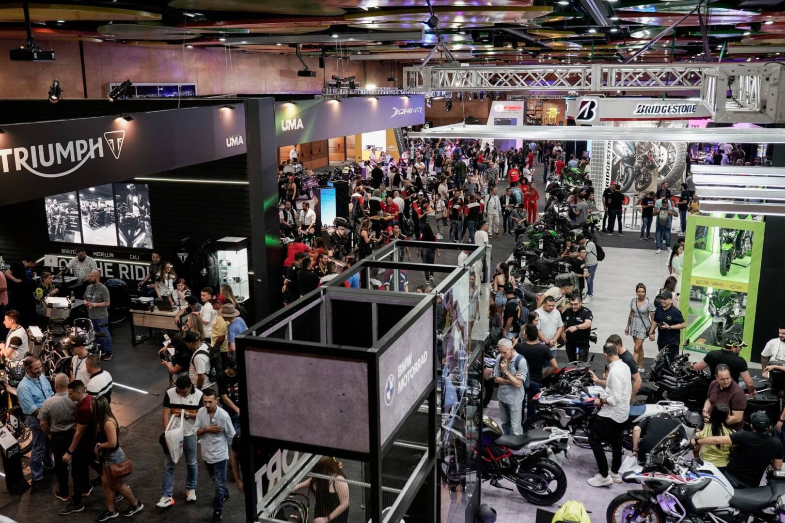 LA ADREANLINA SE APODERA DE LA FERIA DE LAS 2 RUEDAS 2024. AQUÍ ESTÁ TODO LO QUE NECESITA SABER PARA VIVIRLA AL MÁXIMO V12MAGAZINE FERIA DE LAS 2 RUEDAS 2024