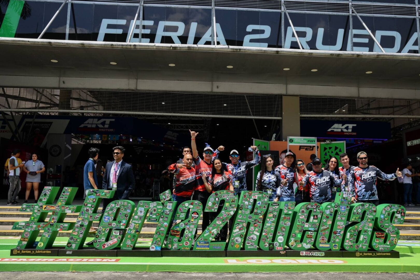 LA ADREANLINA SE APODERA DE LA FERIA DE LAS 2 RUEDAS 2024. AQUÍ ESTÁ TODO LO QUE NECESITA SABER PARA VIVIRLA AL MÁXIMO V12MAGAZINE F2R 2024