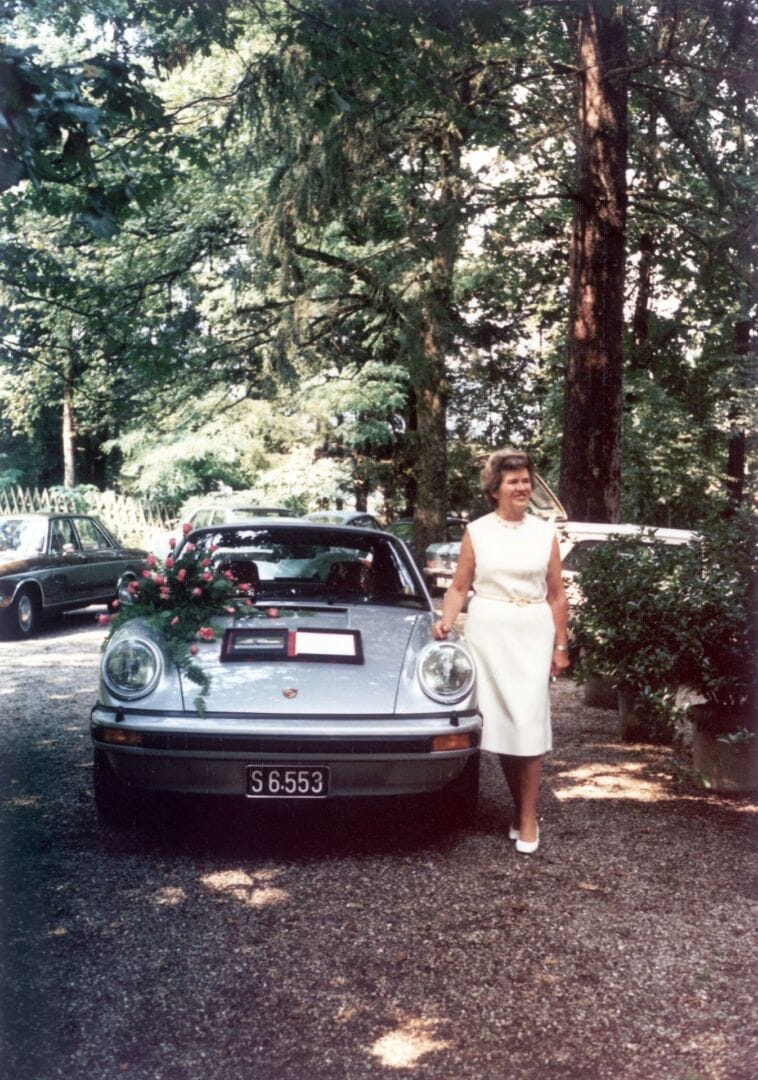 PORSCHE 911 TURBO: CELEBRARÁ SUS 50 AÑOS EN RETRO CLASSICS V12MAGAZINE El Porsche 911 Turbo está de plácemes por sus 50 años y los celebra con una exposición denominada “Más allá del rendimiento: 50 años del Porsche Turbo”. V12MAGAZINE