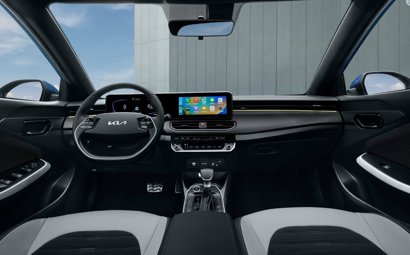KIA LANZÓ UN CROSSOVER CON CARA DE SUV, DE DISEÑO AGRESIVO, TECNOLOGÍA AVANZADA Y MUCHA SEGURIDAD V12MAGAZINE Este crossover de kia llega en tres versiones: Vibrant, Zenith y GT Line, cuentan con un motor de 121 caballos de potencia. V12MAGAZINE