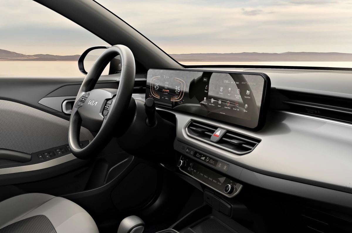 KIA LANZÓ UN CROSSOVER CON CARA DE SUV, DE DISEÑO AGRESIVO, TECNOLOGÍA AVANZADA Y MUCHA SEGURIDAD V12MAGAZINE Este crossover de kia llega en tres versiones: Vibrant, Zenith y GT Line, cuentan con un motor de 121 caballos de potencia. V12MAGAZINE