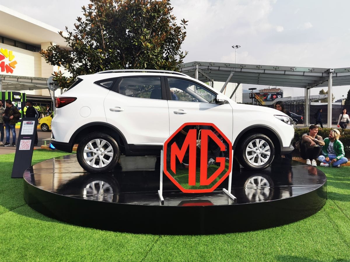 MG ZS 2025: LA SUV CON EL MEJOR PRECIO DEL SEGMENTO V12MAGAZINE La MG ZS 2025 llega a Colombia con motor de combustión. La apuesta es interesante por su diseño, equipamiento y precio. V12MAGAZINE