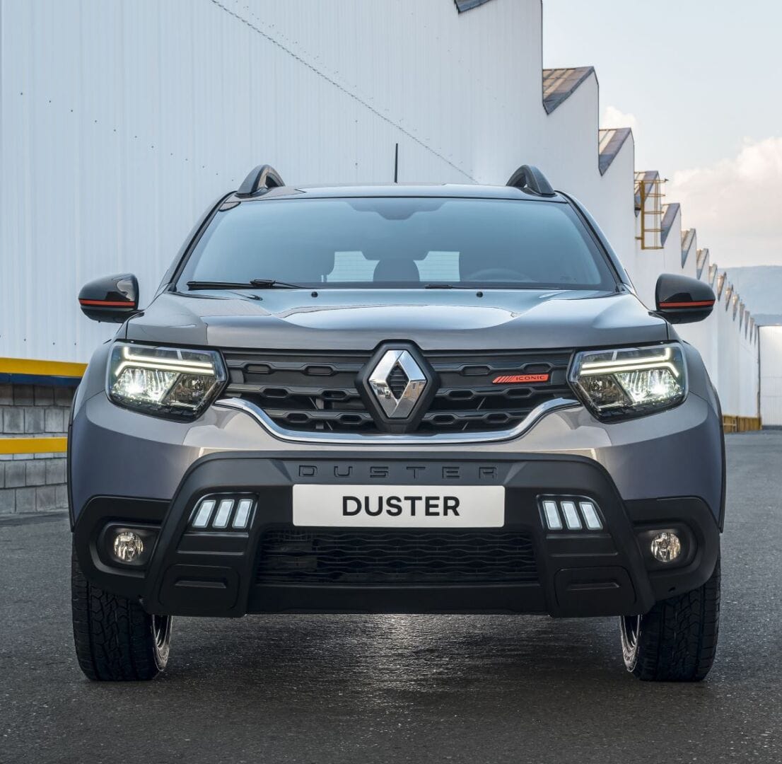 RENAULT RENOVÓ SU MODELO ICONO: ES MÁS SEGURO Y CON UN ESTILO MÁS OFF ROAD V12MAGAZINE Renault sigue escribiendo la historia del SUV líder de su segmento, único con tracción 4x4. Llega en cuatro versiones. V12MAGAZINE
