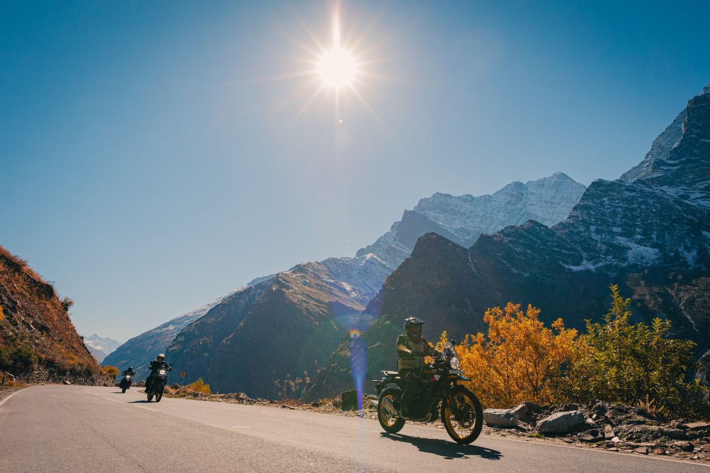 ROYAL ENFIELD: DESCUBRE EL MUNDO EN DOS RUEDAS MEDIANTE EL ALQUILER DE MOTOS Y TOURS GLOBALES V12MAGAZINE Royal Enfield Rentals and Tours, la forma más rápida y sencilla de experimentar el mundo en motocicleta para quien busca una aventura. V12MAGAZINE