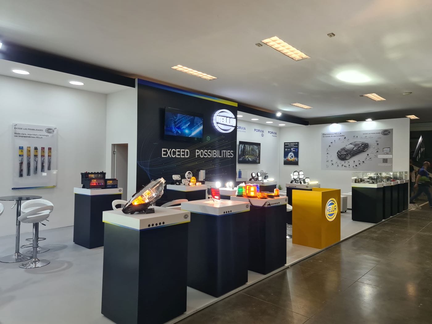 LA MARCA HELLA ESCOGE A COLOMBIA COMO BASE COMERCIAL Y LOGISTICA PARA SU EXPANSIÓN EN LATINOAMÉRICA V12MAGAZINE Hella estará presente en la Feria de las 2 Ruedas y la Feria Autopartes Expopartes, ambas a realizarse en Medellín, para presentar sus productos. V12MAGAZINE