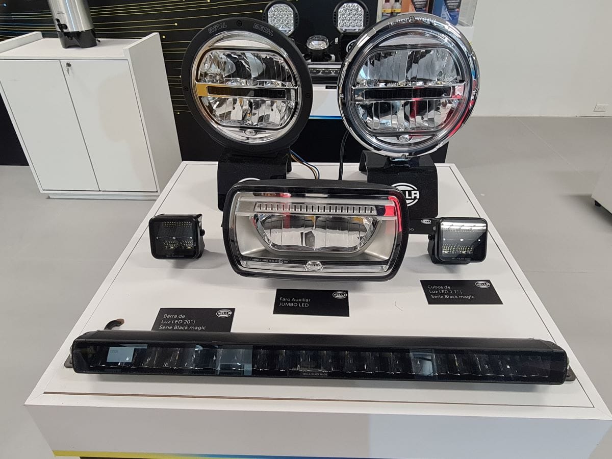 LA MARCA HELLA ESCOGE A COLOMBIA COMO BASE COMERCIAL Y LOGISTICA PARA SU EXPANSIÓN EN LATINOAMÉRICA V12MAGAZINE Hella estará presente en la Feria de las 2 Ruedas y la Feria Autopartes Expopartes, ambas a realizarse en Medellín, para presentar sus productos. V12MAGAZINE