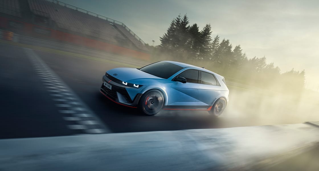 HYUNDAI IONIQ 5 N BUSCA ESTABLECER OTRO RÉCORD ¿CUÁL ES? V12MAGAZINE El IONIQ 5 N de producción estará listo para desempeñarse en Pikes Peak. Un segundo modelo será revelado antes del ADAC RAVENOL 24h Nürburgring el 30 de mayo V12MAGAZINE