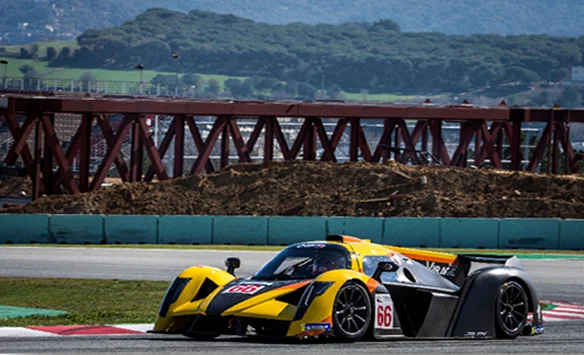 MORENO Y BERRÍO DEBUTAN EN LA LIGIER EUROPEAN SERIES ESTE SÁBADO V12MAGAZINE Moreno y Berrío debutan en el circuito Barcelona-Cataluña, en España, la primera carrera que abre su temporada. V12MAGAZINE