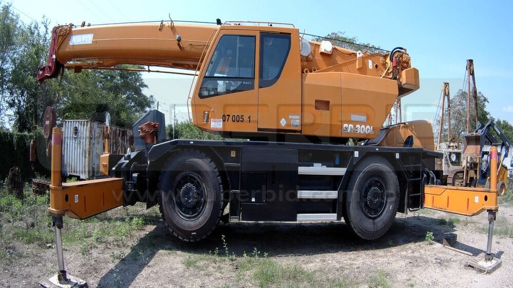 LAS SUBASTAS DE MAQUINARIA AMARILLA: UNA PIEZA CLAVE EN LA REACTIVACIÓN ECONÓMICA ¿POR QUÉ? V12MAGAZINE Más de cien equipos de maquinaria amarilla como grúas, excavadoras, bulldozer, vibrocompactadoras, están listos para ser subastados en mayo. V12MAGAZINE