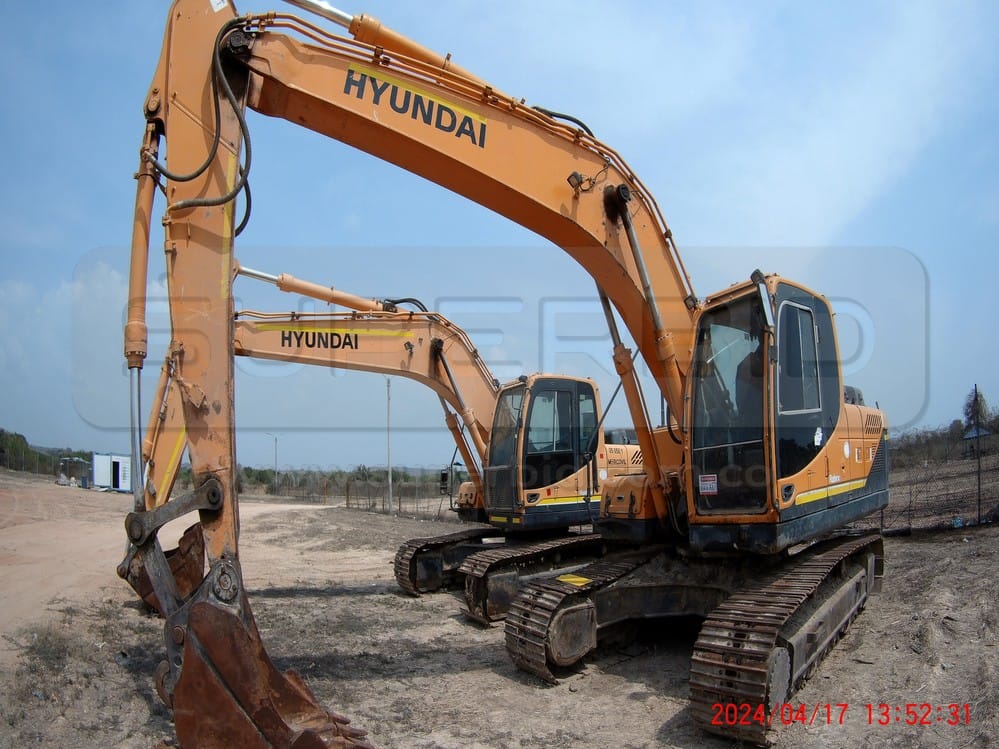LAS SUBASTAS DE MAQUINARIA AMARILLA: UNA PIEZA CLAVE EN LA REACTIVACIÓN ECONÓMICA ¿POR QUÉ? V12MAGAZINE Más de cien equipos de maquinaria amarilla como grúas, excavadoras, bulldozer, vibrocompactadoras, están listos para ser subastados en mayo. V12MAGAZINE