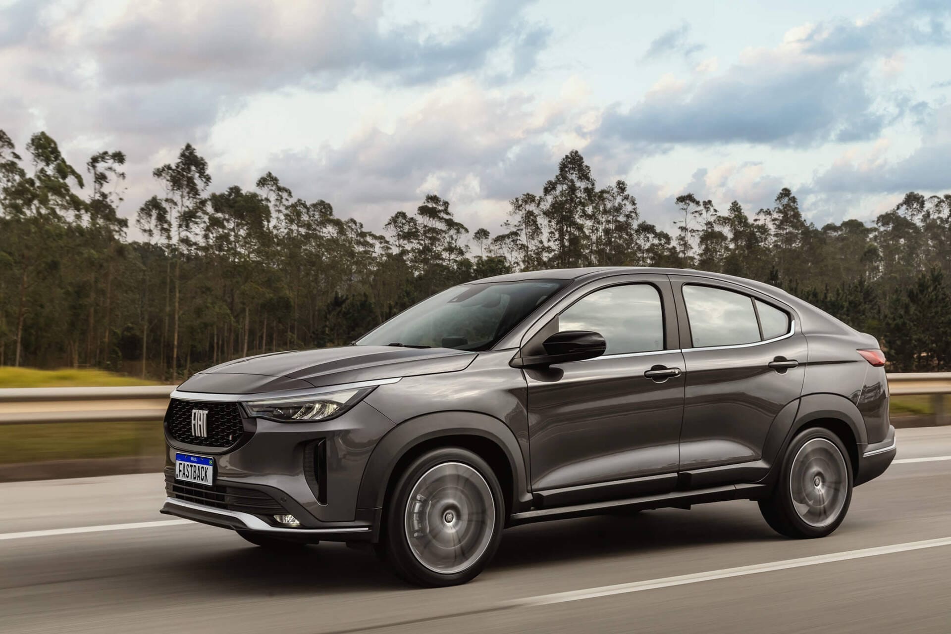 RV-10-FIATFASTBACK-N-O V12MAGAZINE fiat FASTBACK LIMITED - Unicentro - Grupo Astara - Exporuedas