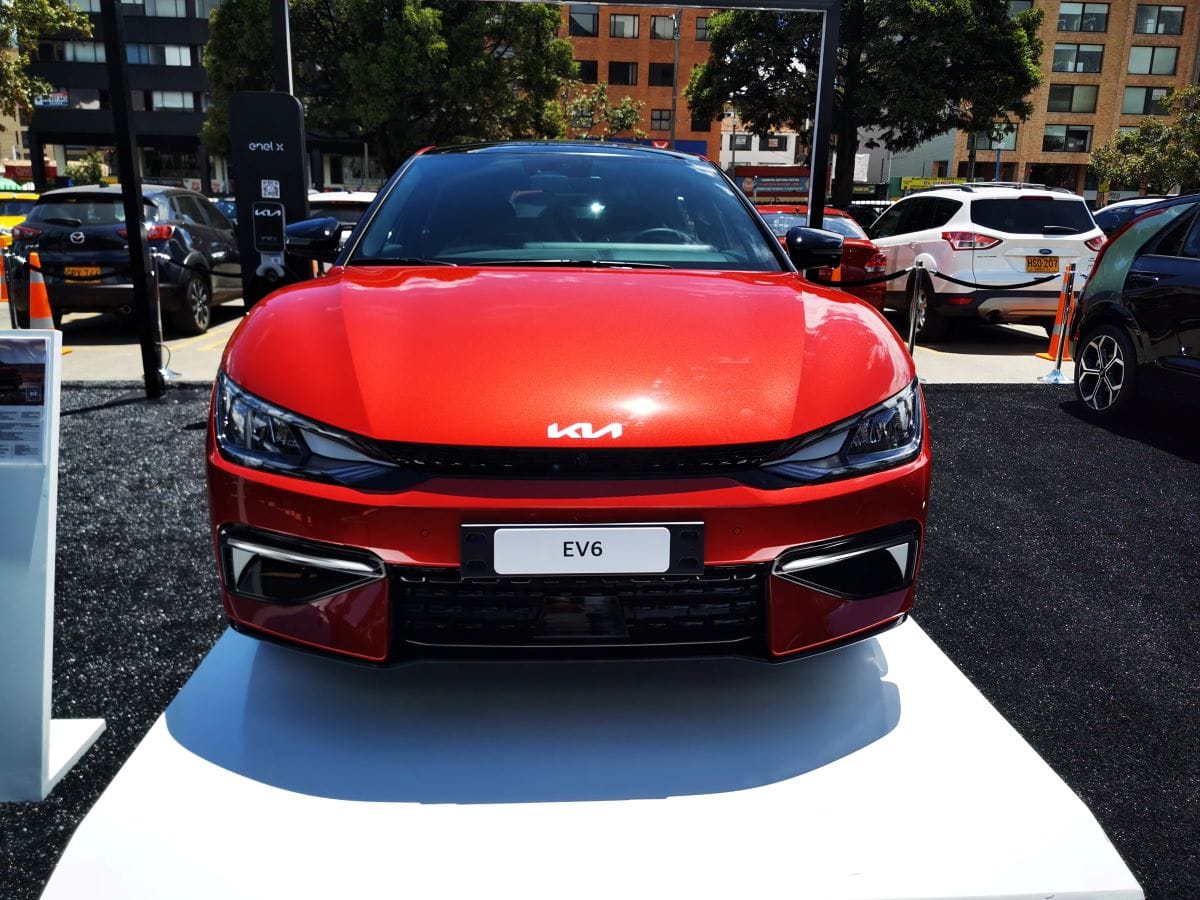 KIA LAND LLEGA A BOGOTÁ CON UN PORTAFOLIO LLENO DE BENEFICIOS Y DIVERSIÓN PARA LA FAMILIA V12MAGAZINE En el marco del Kia Land se presentarán dos nuevos modelos que engrosan la oferta de la marca en Colombia y muchas ofertas para los visitantes. V12MAGAZINE