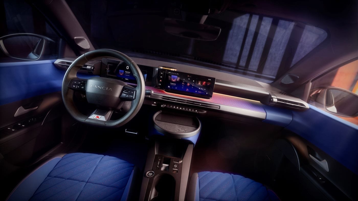 LANCIA YPSILON HF Y YPSILON RALLY 4 HF: ALTAS PRESTACIONES PARA LO QUE SERÁ SU VUELTA AL RALLY. V12MAGAZINE Lancia presenta un adelanto del Lancia Ypsilon HF, la versión de altas prestaciones 100% eléctrico que se presentará en mayo de 2025. V12MAGAZINE