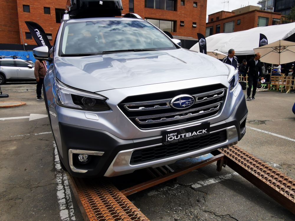 La nueva Subaru Outback llega a Colombia directamente desde Japón, con toda la suite de tecnología EyeSight de asistencias al conductor. V12MAGAZINE