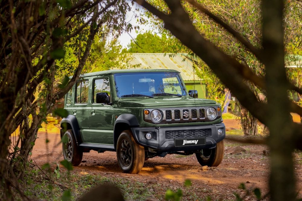 ¡EL NUEVO SUZUKI JIMNY CINCO PUERTAS DESEMBARCA EN COLOMBIA! V12MAGAZINE Suzuki Jimny cinco puertas