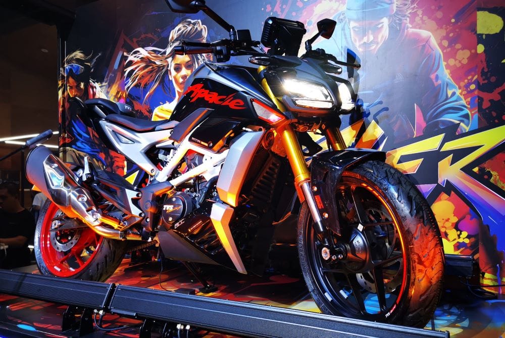 AUTECO PRESENTÓ LA TVS RTR 310 COMO LA ESTRELLA DE SU ESTAND EN LA FERIA DE LAS 2 RUEDAS 2024 V12MAGAZINE TVS RTR 310