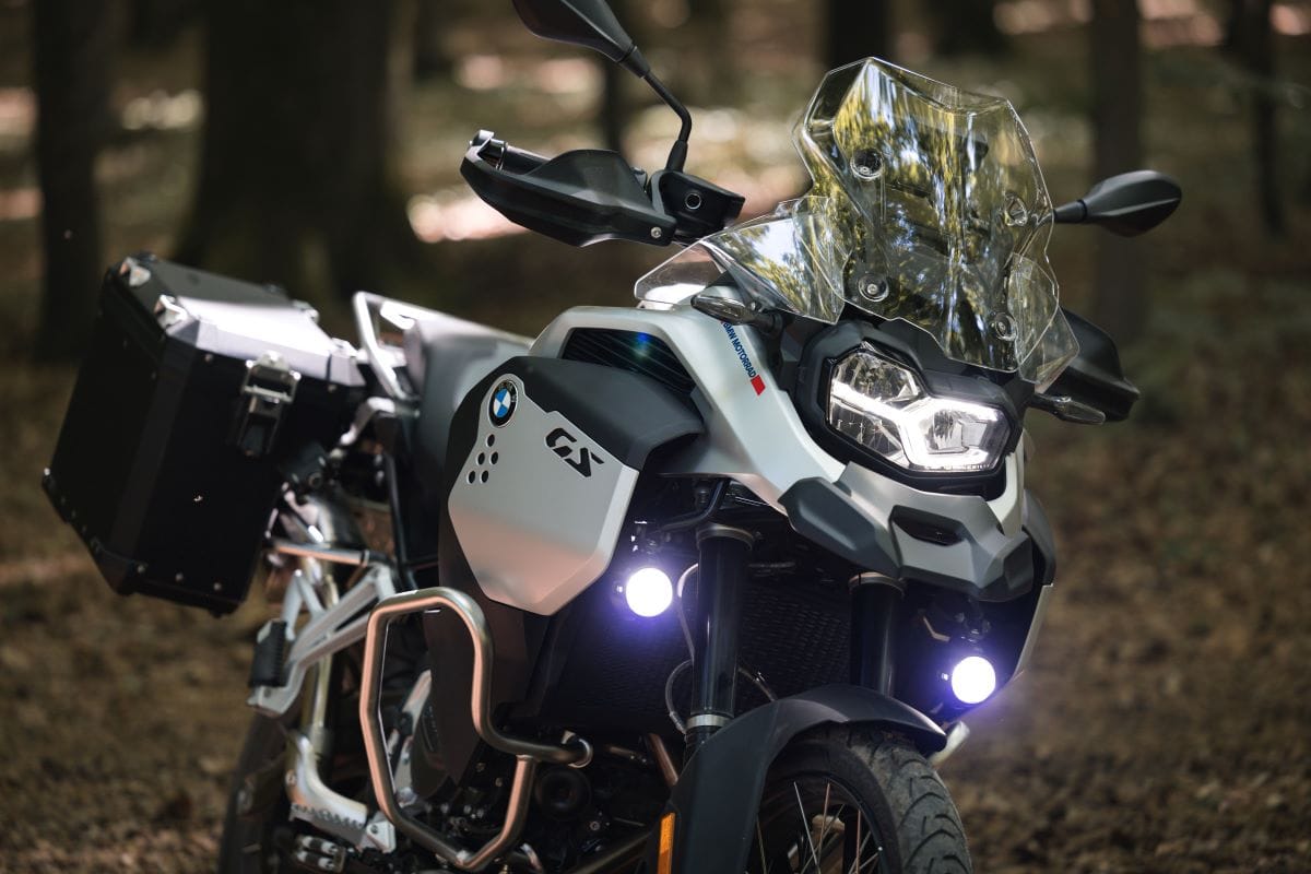 BMW MOTORRAD PRESENTÓ LAS NUEVAS BMW F 900 GS, F 900 GS ADVENTURE Y F 800 GS EN LA FERIA DE LAS 2 RUEDAS V12MAGAZINE BMW Motorrad trae a Colombia las enduro premium medianas F 900 GS y F 800 GS con capacidades off-road, touring y adventure aún más sofisticadas. V12MAGAZINE