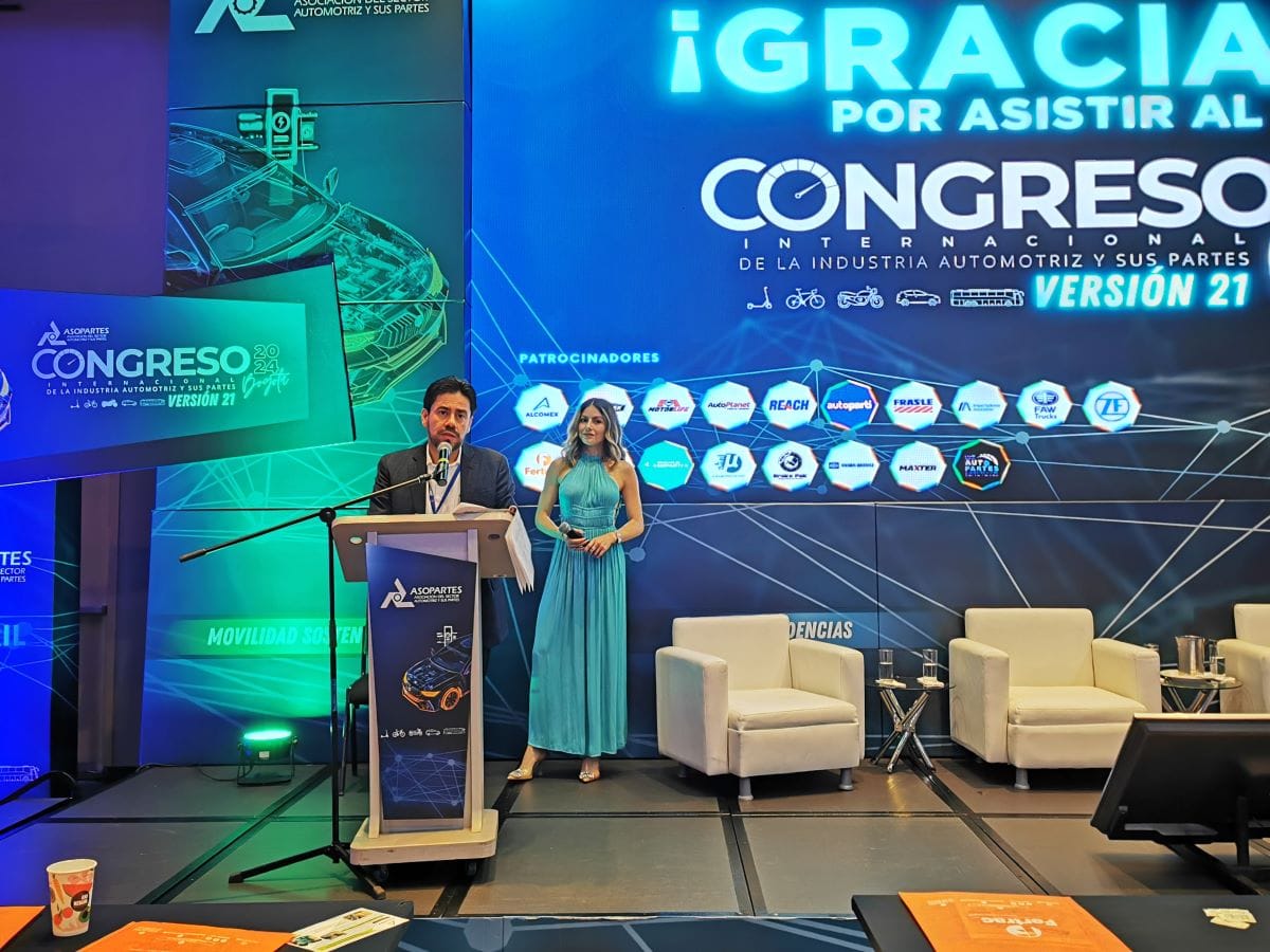 CONGRESO INTERNACIONAL DE ASOPARTES: EL MOTOR DE ARRANQUE PARA UN SECTOR QUE EVOLUCIONA RÁPIDAMENTE V12MAGAZINE Desde su papel como organizador del Congreso Internacional, ASOPARTES demuestra su capacidad para unir a los líderes de la industria para impulsar la innovación y el crecimiento sostenible. V12MAGAZINE
