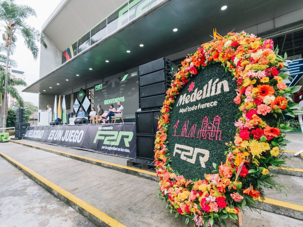 LA XVI FERIA DE LAS 2 RUEDAS ARRANCÓ CON GRAN EXPECTATIVA Y UNA OCUPACIÓN TOTAL EN PLAZA MAYOR V12MAGAZINE FERIA DE LAS 2 RUEDAS