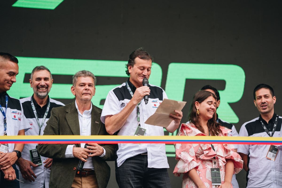 LA XVI FERIA DE LAS 2 RUEDAS ARRANCÓ CON GRAN EXPECTATIVA Y UNA OCUPACIÓN TOTAL EN PLAZA MAYOR V12MAGAZINE La décima sexta versión de la Feria de las 2 Ruedas, evento que sitúa a Medellín en el mapa mundial como la feria de mayor impacto comercial en América y catalogada entre las más influyentes del mundo en la industria de las motocicletas arrancó con todas las marcas de motocicletas que comercializan sus productos en el país. V12MAGAZINE