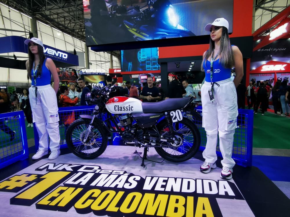 LA XVI FERIA DE LAS 2 RUEDAS ARRANCÓ CON GRAN EXPECTATIVA Y UNA OCUPACIÓN TOTAL EN PLAZA MAYOR V12MAGAZINE La décima sexta versión de la Feria de las 2 Ruedas, evento que sitúa a Medellín en el mapa mundial como la feria de mayor impacto comercial en América y catalogada entre las más influyentes del mundo en la industria de las motocicletas arrancó con todas las marcas de motocicletas que comercializan sus productos en el país. V12MAGAZINE