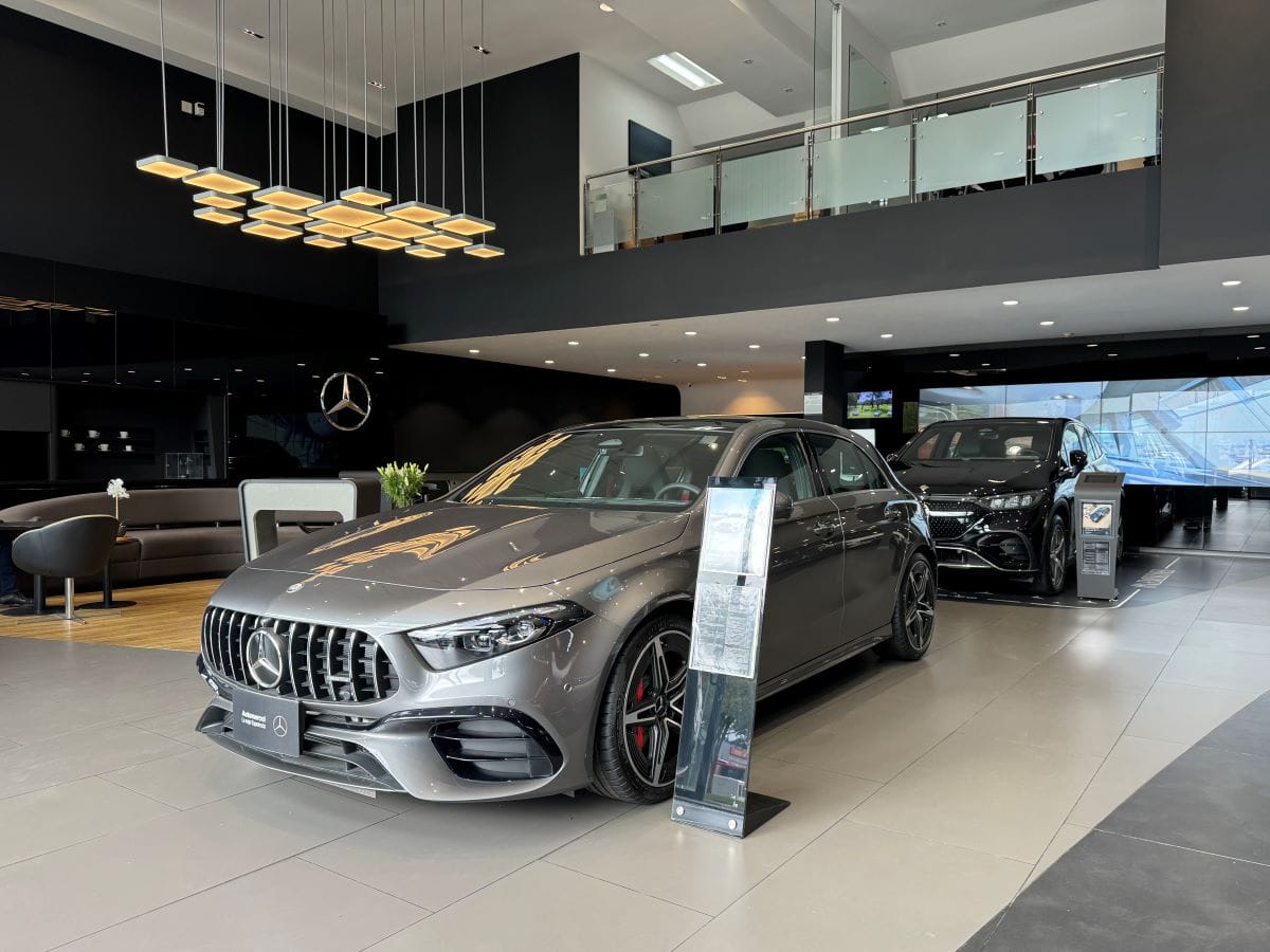 AUTOMERCOL, EL MEJOR CONCESIONARIO DE MERCEDES-BENZ EN COLOMBIA, PREMIADO CON 3 GALARDONES V12MAGAZINE Automercol obtuvo también los premios correspondientes a ‘Mejor Concesionario en Ventas y Producto’, además del ‘Mejor Concesionario en Experiencia del Cliente’. En total fueron 3 de los 4 galardones, que entregó Inchcape Mercedes-Benz Cars & Vans Colombia. V12MAGAZINE