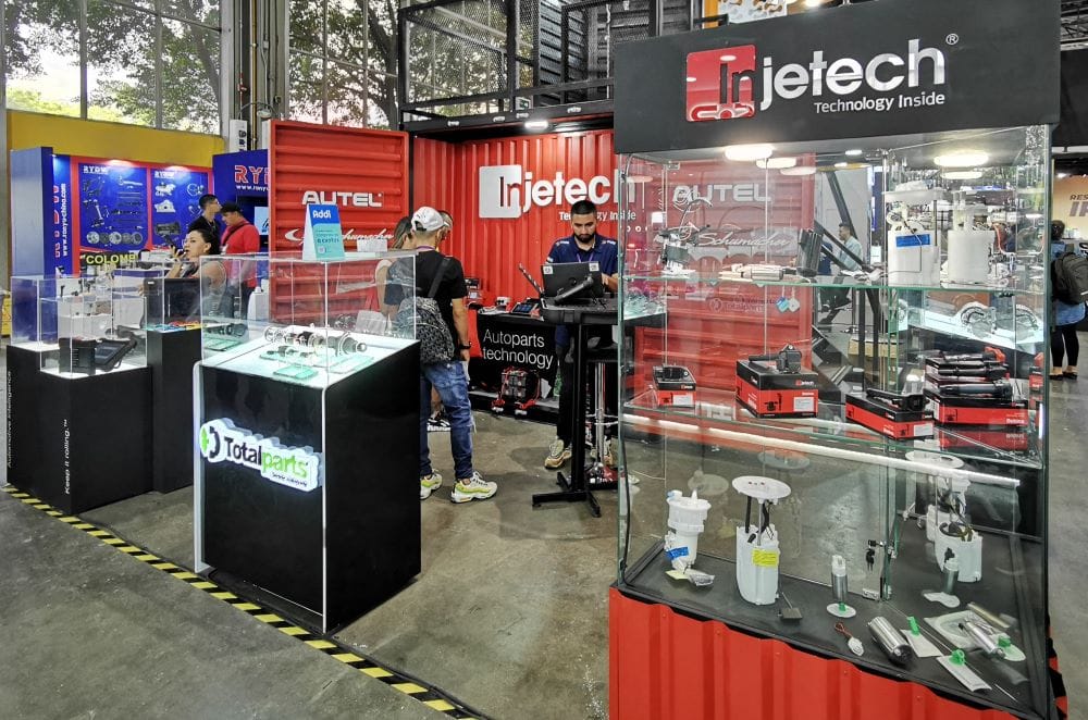 GRUPO CIOSA CUMPLE DIEZ AÑOS DE PRESENCIA EN COLOMBIA V12MAGAZINE Grupo Ciosa, compañía mexicana, cuenta con más de 36 años de experiencia en el mercado de autopartes de los cuales son 10 años operando en Colombia. V12MAGAZINE