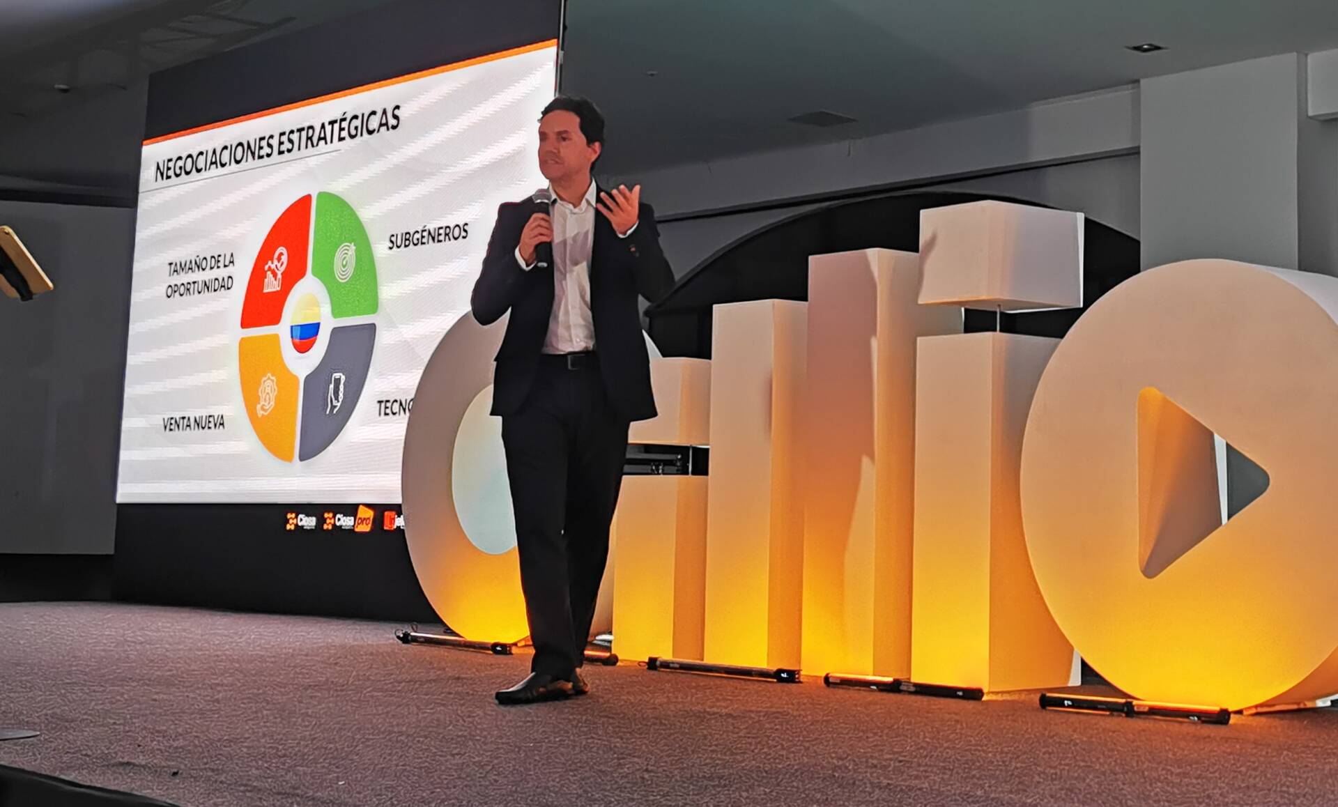 GRUPO CIOSA CUMPLE DIEZ AÑOS DE PRESENCIA EN COLOMBIA V12MAGAZINE Grupo Ciosa, compañía mexicana, cuenta con más de 36 años de experiencia en el mercado de autopartes de los cuales son 10 años operando en Colombia. V12MAGAZINE