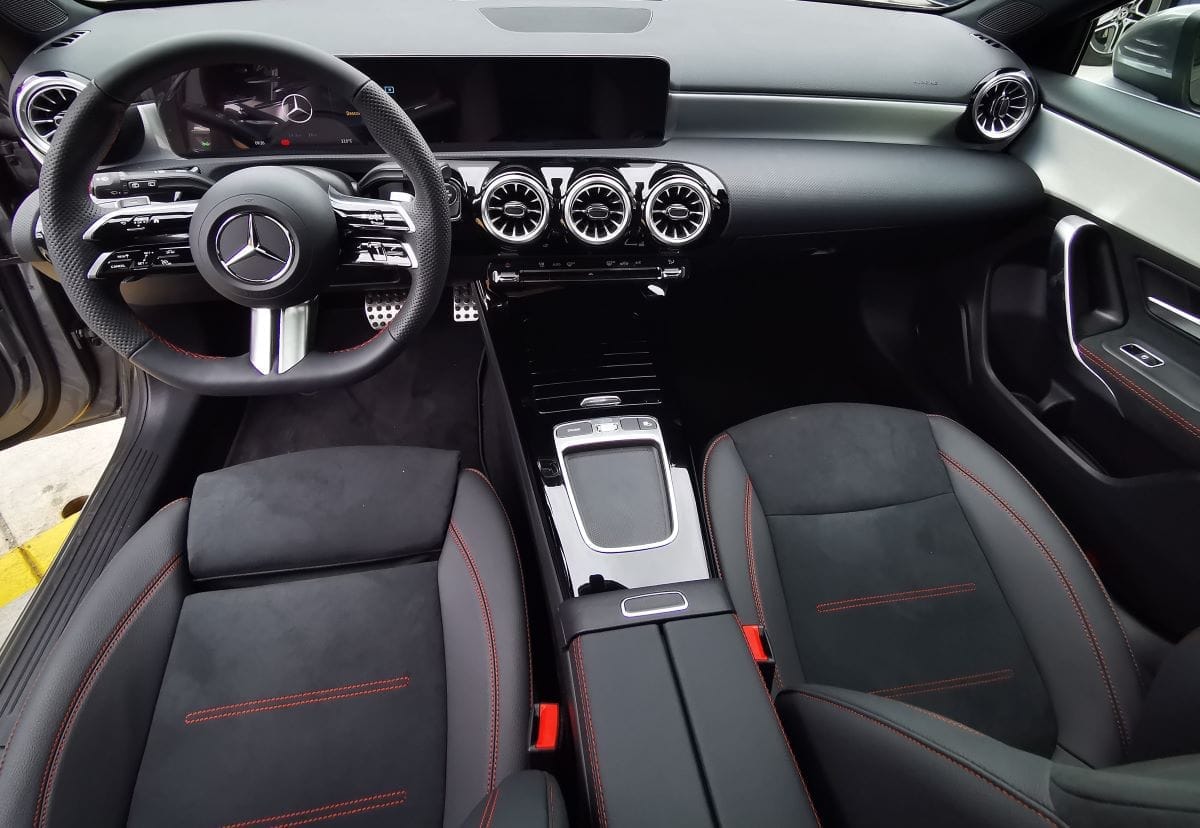 MERCEDES-BENZ CLASE A 250 4MATIC HATCHBACK (MHEV): EL NUEVO CARRO HÍBRIDO NO ENCHUFABLE EN COLOMBIA V12MAGAZINE El Mercedes-Benz Clase A 250 4MATIC Hatchback (MHEV) estrena nueva motorización con hibridación ligera no enchufable y tracción total, único en el segmento. V12MAGAZINE