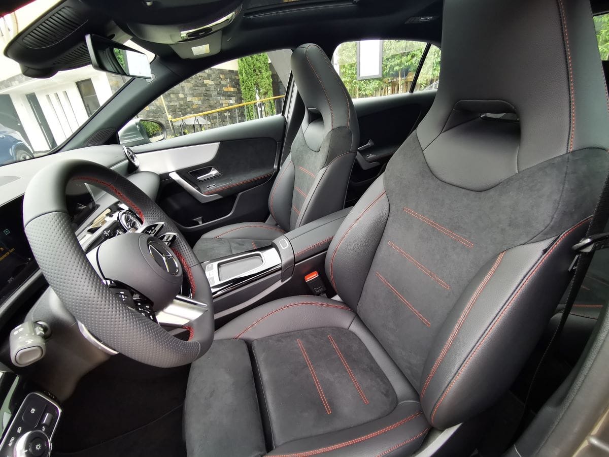 MERCEDES-BENZ CLASE A 250 4MATIC HATCHBACK (MHEV): EL NUEVO CARRO HÍBRIDO NO ENCHUFABLE EN COLOMBIA V12MAGAZINE El Mercedes-Benz Clase A 250 4MATIC Hatchback (MHEV) estrena nueva motorización con hibridación ligera no enchufable y tracción total, único en el segmento. V12MAGAZINE