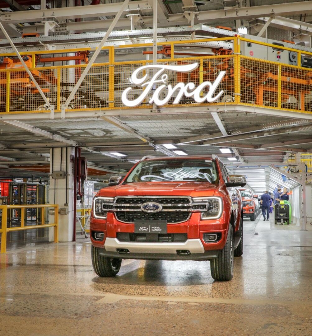 LOS NUEVOS MOTORES DE LA PICK-UP FORD RANGER TENDRÁN NUEVO ORIGEN V12MAGAZINE Ford inaugura su nueva planta de motores en Pacheco, Argentina, donde producirá dos motores turbodiésel: el Lion V6 3.0L y el Panther 2.0L de cuatro cilindros, con una inversión de 80 millones de dólares. V12MAGAZINE