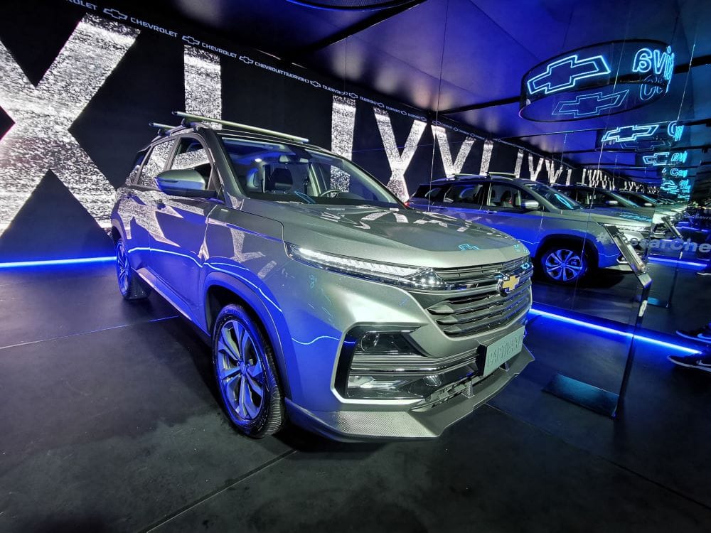 CHEVROLET CAPTIVA SE RENUEVA Y CRECE: AHORA ES XL V12MAGAZINE Chevrolet Captiva XL es la representación de lo práctico, que crece en equipamiento y en seguridad para brindarle a los siete ocupantes más de lo que necesitan y hacer su vida más placentera. V12MAGAZINE