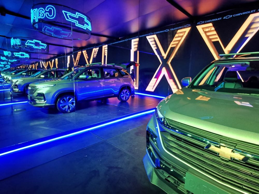 CHEVROLET CAPTIVA SE RENUEVA Y CRECE: AHORA ES XL V12MAGAZINE Chevrolet Captiva XL es la representación de lo práctico, que crece en equipamiento y en seguridad para brindarle a los siete ocupantes más de lo que necesitan y hacer su vida más placentera. V12MAGAZINE