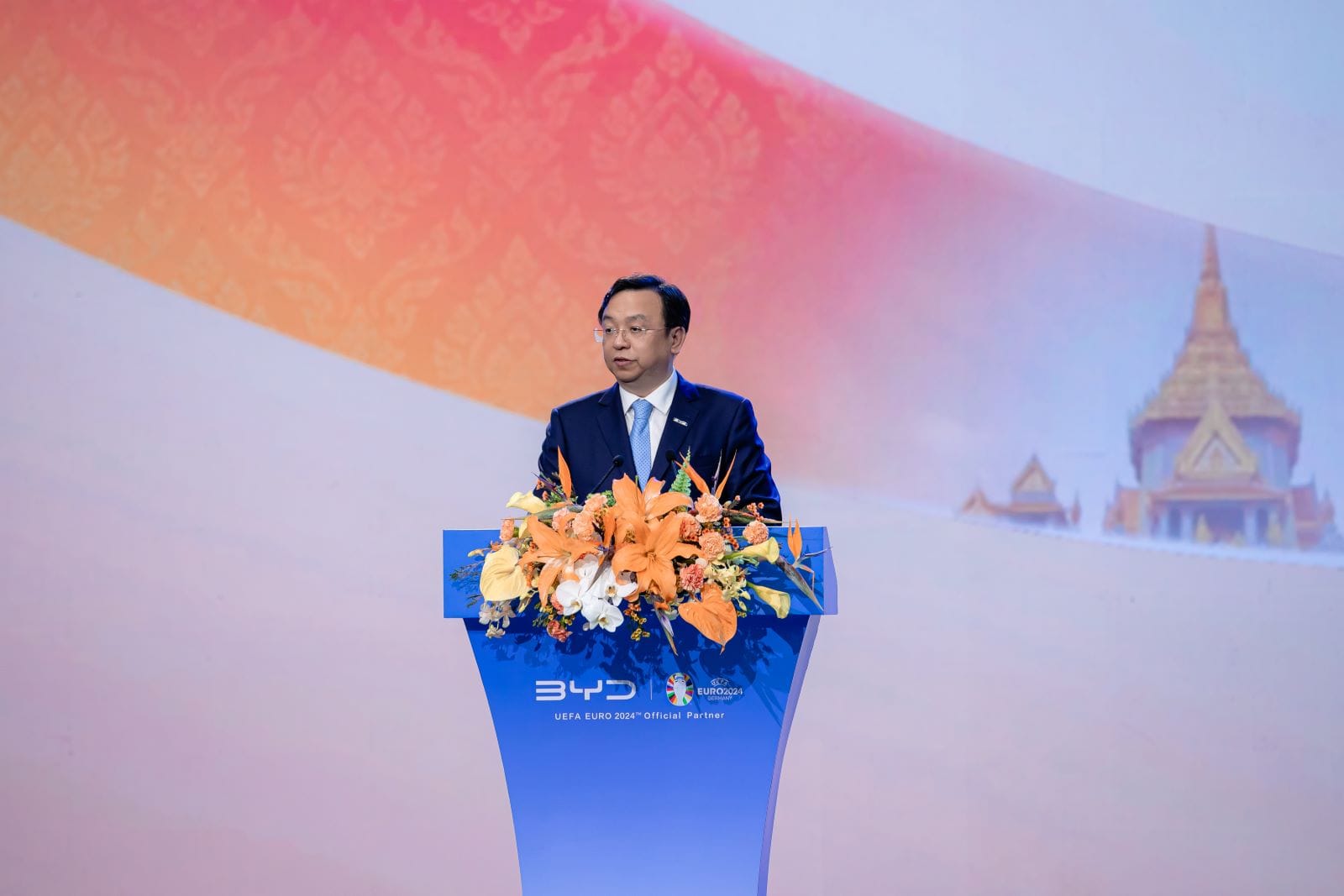 BYD POTENCIALIZA SU FUTURO CON UNA NUEVA PLANTA Y UN NÚMERO RÉCORD DE VEHÍCULOS PRODUCIDOS DE NUEVAS ENERGÍAS V12MAGAZINE BYD celebró la inauguración de su planta en Tailandia y la producción de su vehículo de nueva energía número 8 millones, marcando dos hitos en la expansión global de la compañía. V12MAGAZINE