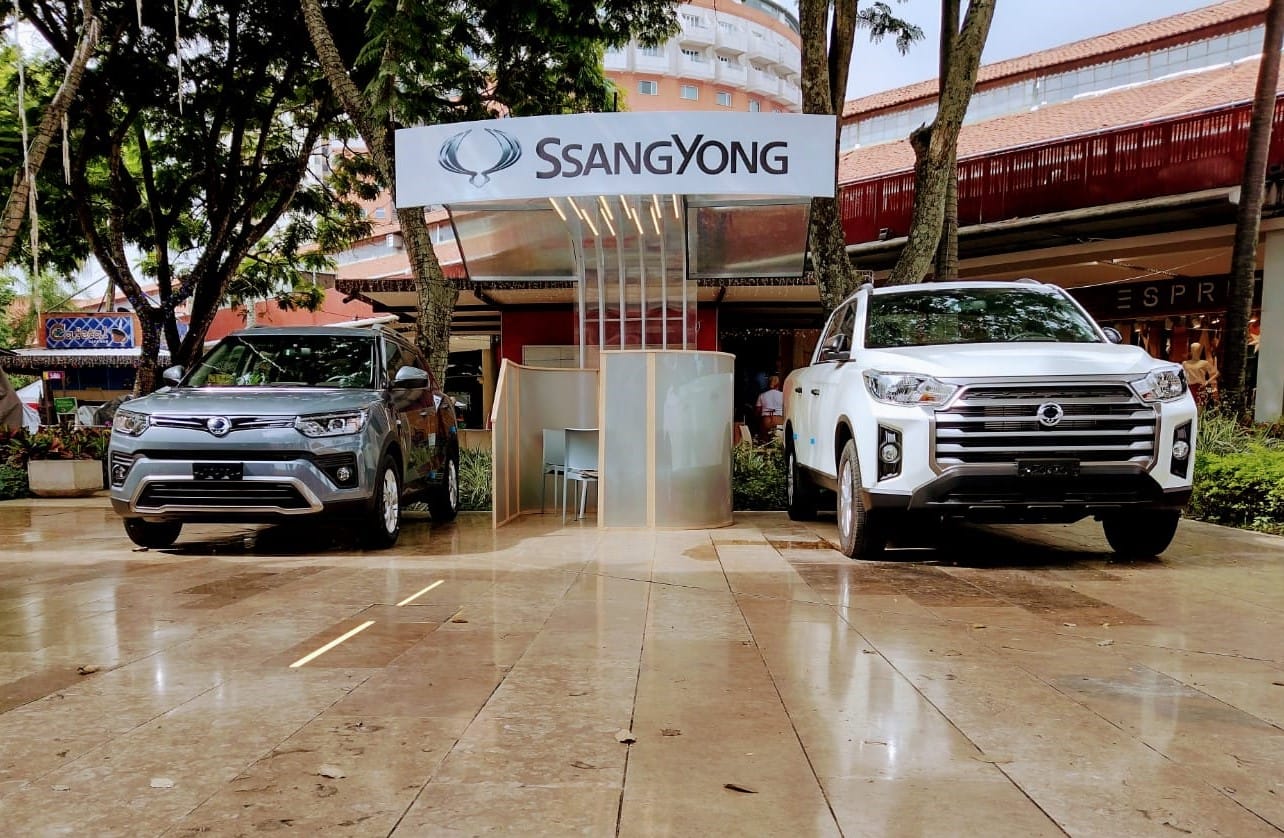 NUEVOS CENTROS DE NEGOCIOS DE KGM (SSANGYONG) ¿DÓNDE ESTÁN? V12MAGAZINE La marca coreana SsangYong, ahora KGM,sigue en su proceso de acercarse a los clientes del país, tiene diferentes centros de negocios en puntos clave en Bogotá, Cali y Medellín. V12MAGAZINE
