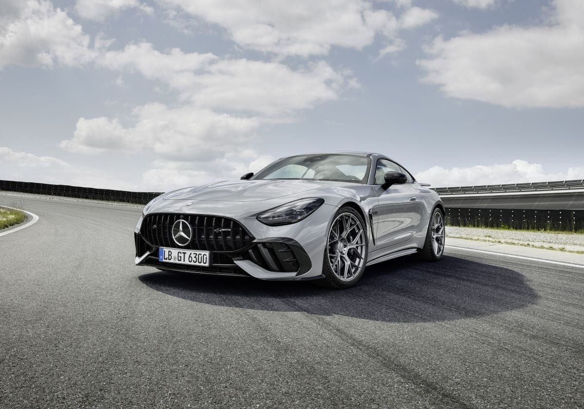 MERCEDES-AMG GT 63 PRO 4MATIC+ SUPERA LOS 600 CABALLOS DE POTENCIA CON UNA SENSACIONAL AGILIDAD V12MAGAZINE Mercedes-AMG presentó en el Goodwood Festival of Speed su última creación MERCEDES-AMG GT 63 PRO 4MATIC+, con una aerodinámica optimizada y un motor V8 biturbo de 4.0 litros. V12MAGAZINE