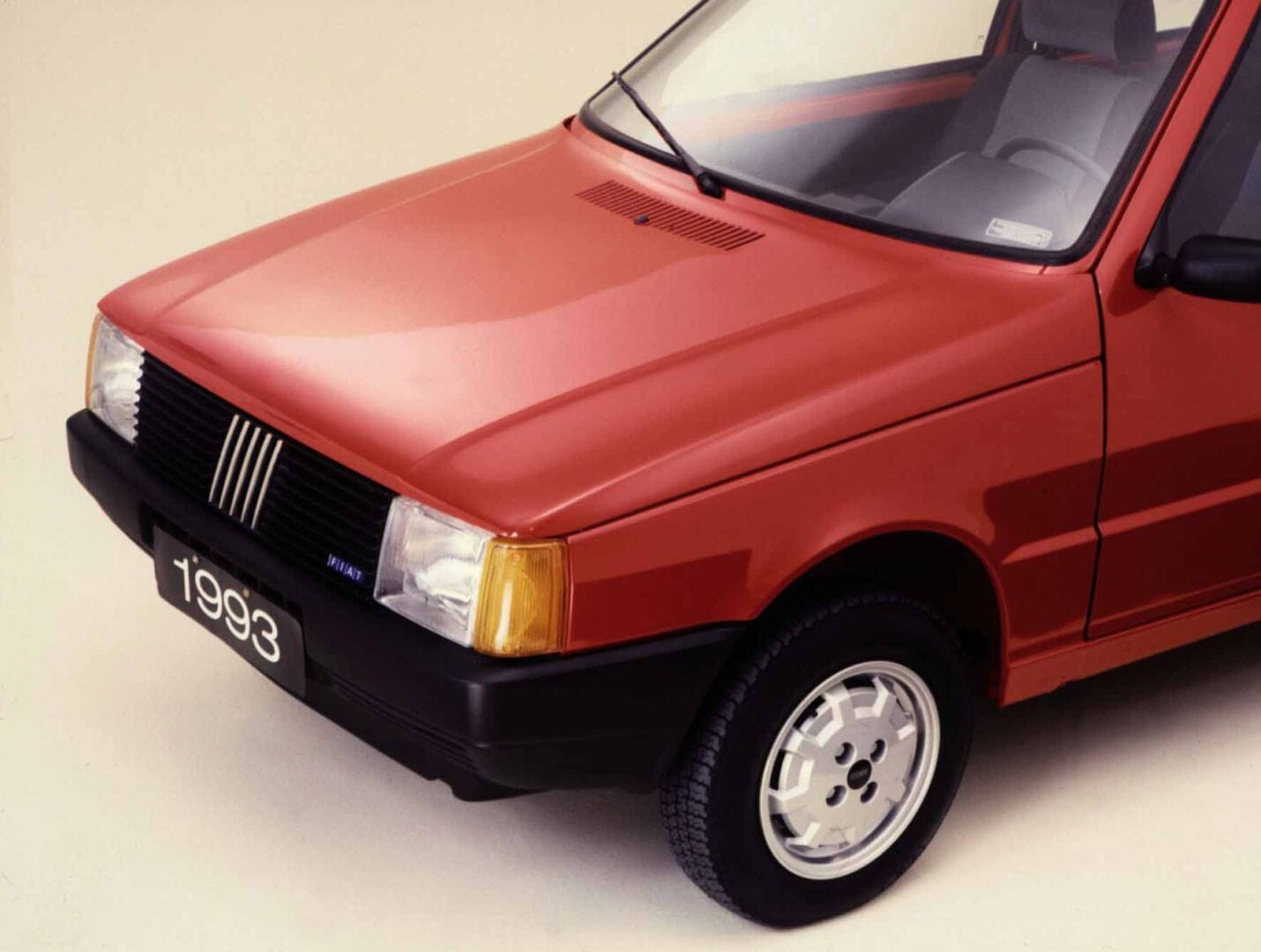 FIAT CELEBRA EN GRANDE SUS 125 AÑOS DE HISTORIA Y TRADICIÓN V12MAGAZINE FIAT nació el 11 de julio de 1899 em Turín. Con modelos que son parte de la vida de millones en toda América del Sur, Argentina y Brasil representan un capítulo importante en la historia de Fiat. V12MAGAZINE