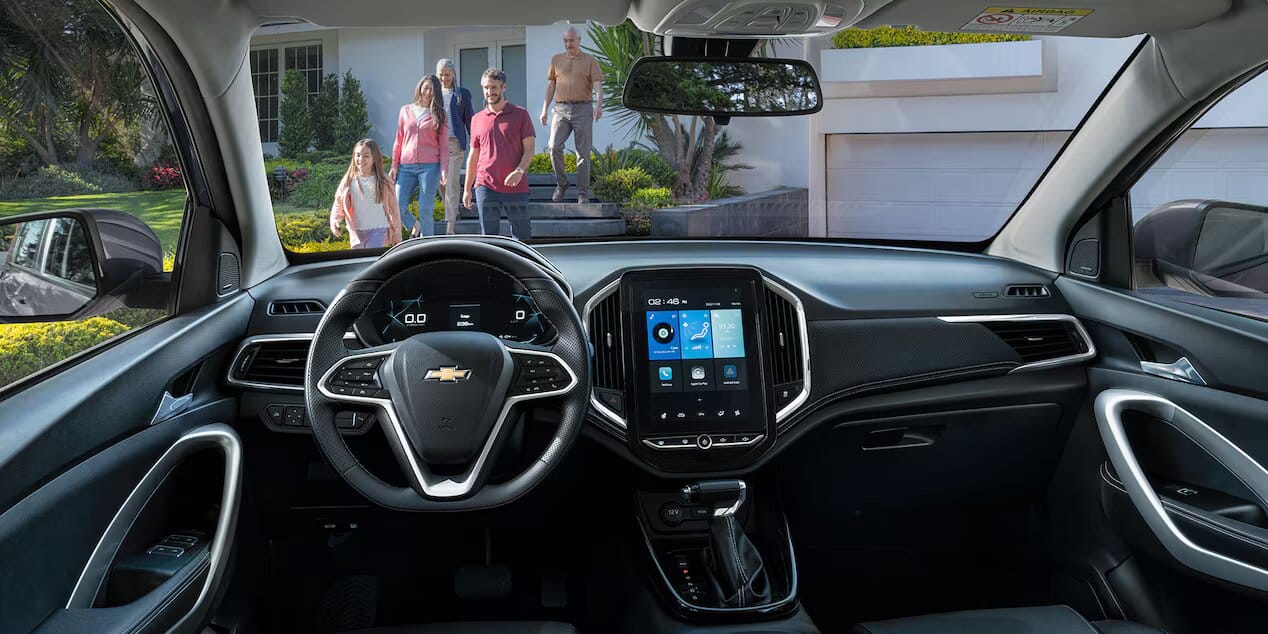 CHEVROLET CAPTIVA SE RENUEVA Y CRECE: AHORA ES XL V12MAGAZINE Chevrolet Captiva XL es la representación de lo práctico, que crece en equipamiento y en seguridad para brindarle a los siete ocupantes más de lo que necesitan y hacer su vida más placentera. V12MAGAZINE