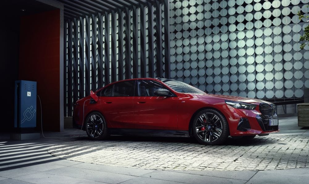 BMW GROUP INVIERTE 724 MIL EUROS PARA FORTALECER LA RED DE CARGA ELÉCTRICA EN LATINOAMÉRICA V12MAGAZINE BMW Group