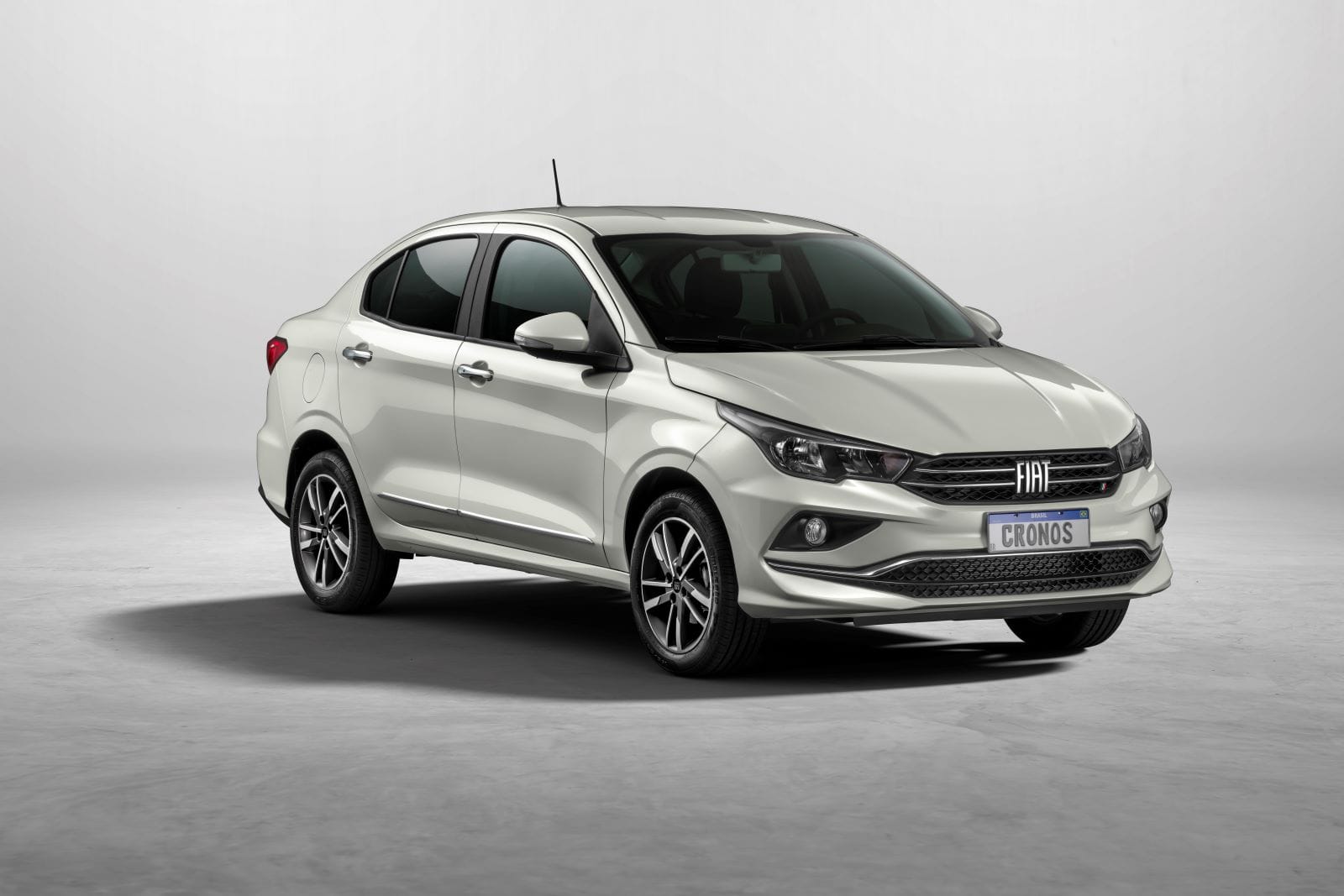 FIAT CELEBRA EN GRANDE SUS 125 AÑOS DE HISTORIA Y TRADICIÓN V12MAGAZINE FIAT nació el 11 de julio de 1899 em Turín. Con modelos que son parte de la vida de millones en toda América del Sur, Argentina y Brasil representan un capítulo importante en la historia de Fiat. V12MAGAZINE