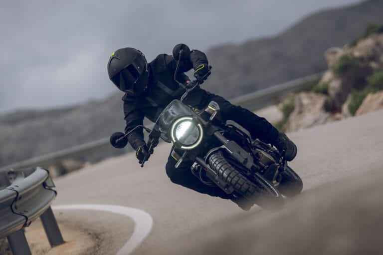 HUSQVARNA SVARTPILEN 401