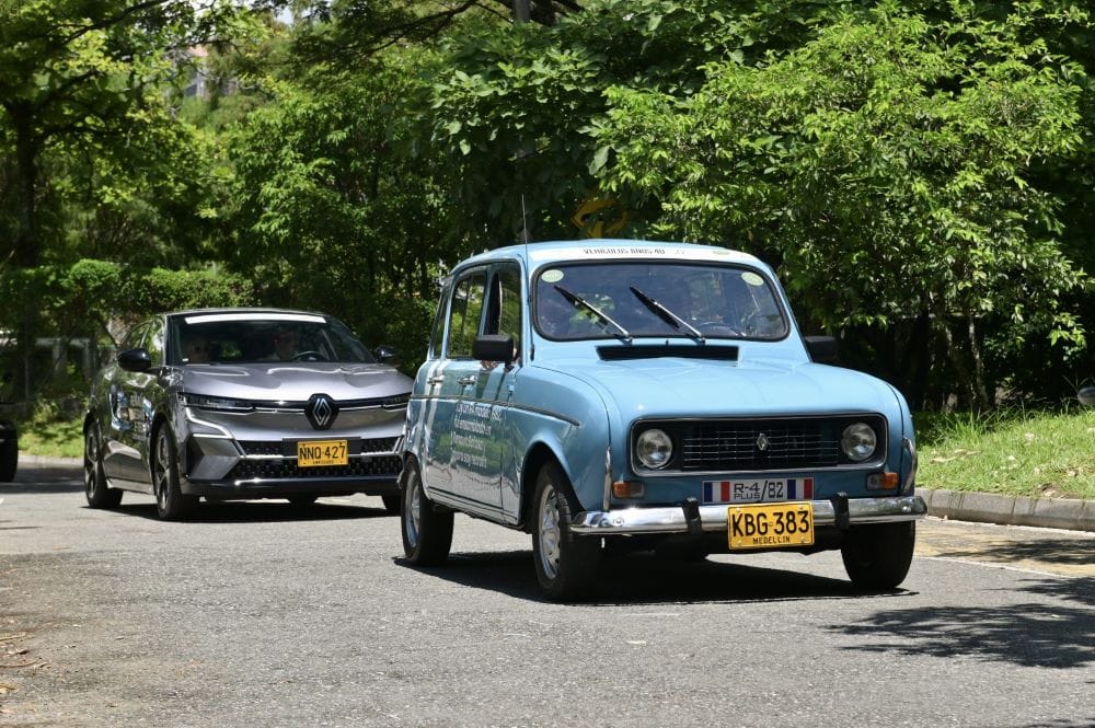 EL LEGADO Y EL FUTURO DE RENAULT COLOMBIA PRESENTES EN EL DESFILE DE AUTOS CLÁSICOS Y ANTIGUOS DE LA FERIA DE LAS FLORES V12MAGAZINE En el marco de la Feria de Flores de Medellín, tres vehículos icónicos de Renault Colombia participaron de la edición número 27 del Desfile de Autos clásicos y antiguos. V12MAGAZINE