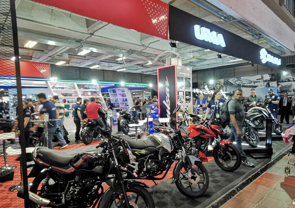 EXPO2RUEDAS COLOMBIA CERRÓ CON MÁS DE 1.300 MOTOS VENDIDAS Y 46 MIL VISITANTES V12MAGAZINE Expo2Ruedas Colombia tuvo gran variedad de actividades, más de 14 conferencias y charlas, 13 espectáculos culturales, 24 eventos deportivos y más de 4.000 pruebas de manejo en diversas tecnologías. V12MAGAZINE