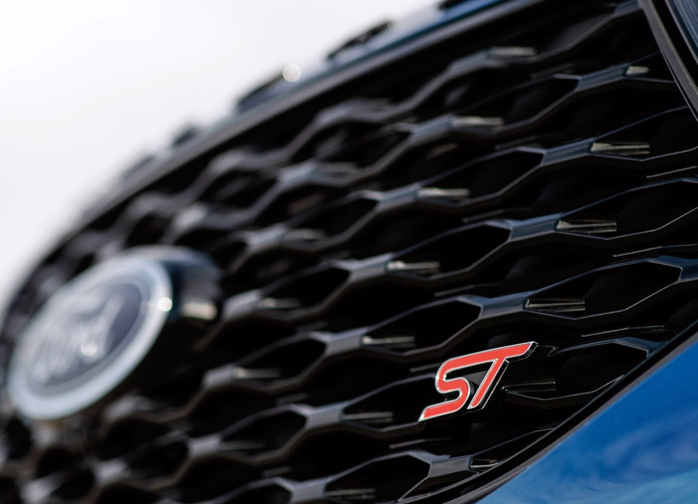 LA LÍNEA FORD PERFORMANCE CON TODO SU POTENCIA, SE LANZA OFICIALMENTE EN AMÉRICA DEL SUR V12MAGAZINE Además de ampliar la línea de productos, Ford Performance planea ofrecer experiencias exclusivas a los clientes, la participación en eventos deportivos globales en la región y el licenciamiento de productos. V12MAGAZINE