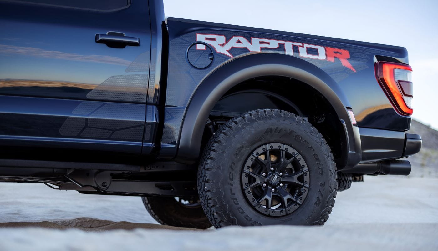 LA LÍNEA FORD PERFORMANCE CON TODO SU POTENCIA, SE LANZA OFICIALMENTE EN AMÉRICA DEL SUR V12MAGAZINE Además de ampliar la línea de productos, Ford Performance planea ofrecer experiencias exclusivas a los clientes, la participación en eventos deportivos globales en la región y el licenciamiento de productos. V12MAGAZINE