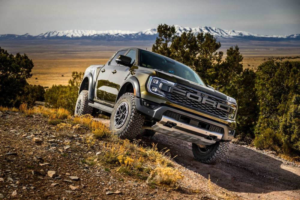 LA LÍNEA FORD PERFORMANCE CON TODO SU POTENCIA, SE LANZA OFICIALMENTE EN AMÉRICA DEL SUR V12MAGAZINE Además de ampliar la línea de productos, Ford Performance planea ofrecer experiencias exclusivas a los clientes, la participación en eventos deportivos globales en la región y el licenciamiento de productos. V12MAGAZINE