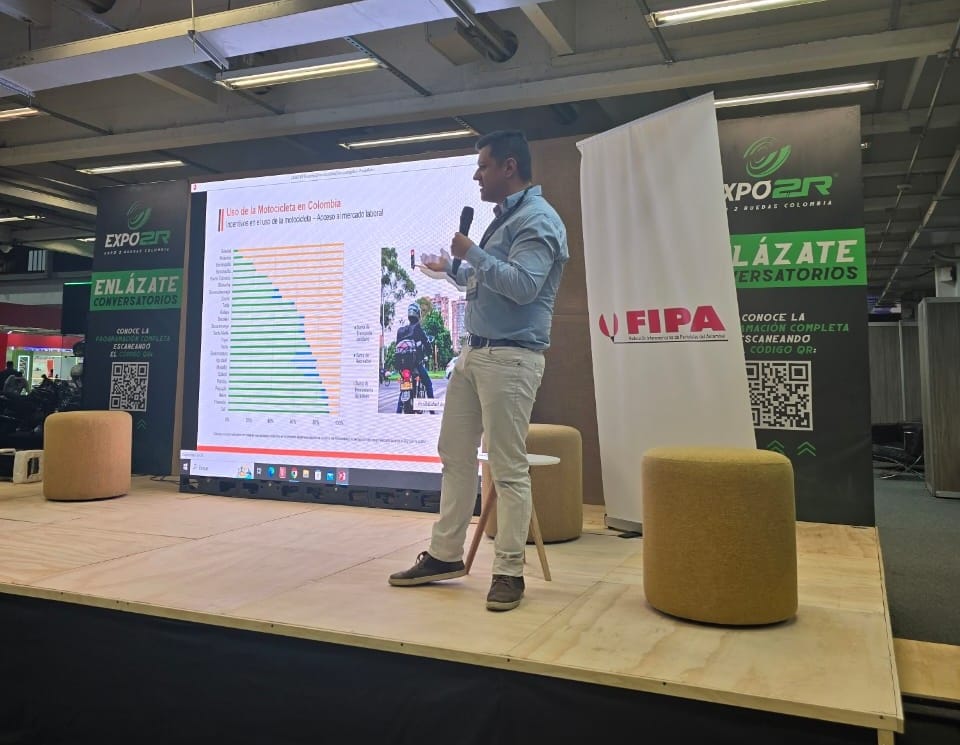 EXPO2RUEDAS COLOMBIA CERRÓ CON MÁS DE 1.300 MOTOS VENDIDAS Y 46 MIL VISITANTES V12MAGAZINE Expo2Ruedas Colombia tuvo gran variedad de actividades, más de 14 conferencias y charlas, 13 espectáculos culturales, 24 eventos deportivos y más de 4.000 pruebas de manejo en diversas tecnologías. V12MAGAZINE